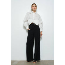 Load image into Gallery viewer, Miley Structured Cropped Shirt