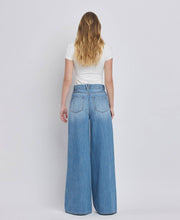 Load image into Gallery viewer, Olivia HR WIDE LEG JEANS
