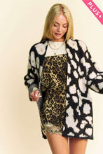 Load image into Gallery viewer, Plus Size Dulce Leopard Cardigan