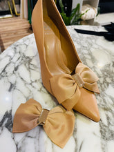 Load image into Gallery viewer, Coquette Shoe Clips