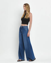Load image into Gallery viewer, Kany HR Pleated Jeans