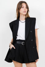 Load image into Gallery viewer, Sofia Pleated Shorts
