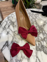 Load image into Gallery viewer, Coquette Shoe Clips