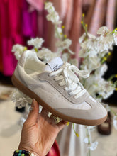 Load image into Gallery viewer, Steve Madden -DUO Sneakers-