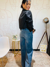 Load image into Gallery viewer, Ximena Flare Jeans With Stitching Detail