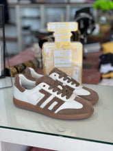 Load image into Gallery viewer, Back 70 -Cloud Sneakers-