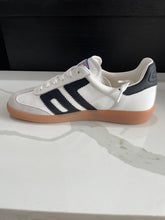 Load image into Gallery viewer, Back 70 -Cloud Sneakers-