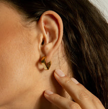 Load image into Gallery viewer, Artizan -The Shape Hoop-