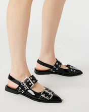 Load image into Gallery viewer, Steve Madden -Graya Flats-
