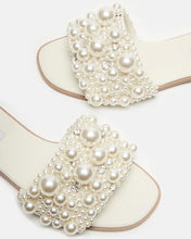 Load image into Gallery viewer, Steve Madden -Knicky Sandals-
