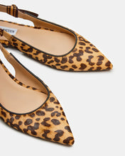 Load image into Gallery viewer, Steve Madden -Olsen Flats-