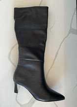 Load image into Gallery viewer, Steve Madden -Lavan Boots-
