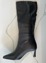 Load image into Gallery viewer, Steve Madden -Lavan Boots-