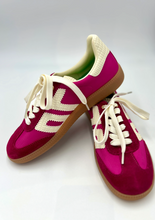 Load image into Gallery viewer, Back 70 -Ghost Sneaker-