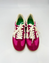 Load image into Gallery viewer, Back 70 -Ghost Sneaker-