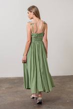 Load image into Gallery viewer, Miroslava Midi Dress