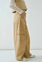 Load image into Gallery viewer, Khloe Cargo Barrel Pants