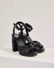 Load image into Gallery viewer, Vince Camuto -Fancey-