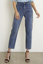 Load image into Gallery viewer, Pascale Girlfriend Jeans