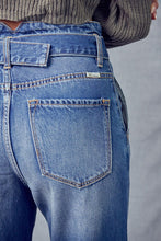 Load image into Gallery viewer, Laurie jeans