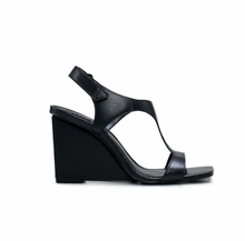 Load image into Gallery viewer, Vince Camuto -Larahana-