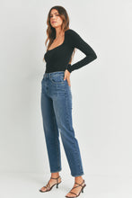 Load image into Gallery viewer, Just Black -Tamara Straight Jeans-
