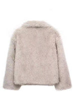 Load image into Gallery viewer, Soraya Fur Coat
