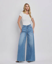 Load image into Gallery viewer, Olivia HR WIDE LEG JEANS

