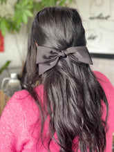 Load image into Gallery viewer, Vale Hair Bow
