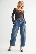 Load image into Gallery viewer, Meztli Barrel Jeans
