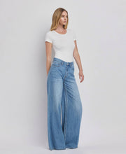 Load image into Gallery viewer, Olivia HR WIDE LEG JEANS
