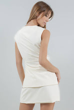Load image into Gallery viewer, Gloria Buttoned Down Vest
