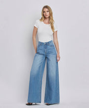 Load image into Gallery viewer, Olivia HR WIDE LEG JEANS
