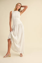 Load image into Gallery viewer, Vale Linen Dress
