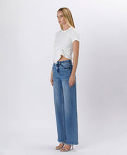 Load image into Gallery viewer, Raysa Tummy Control Jeans
