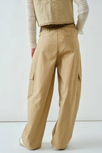 Load image into Gallery viewer, Khloe Cargo Barrel Pants
