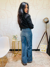 Load image into Gallery viewer, Ximena Flare Jeans With Stitching Detail
