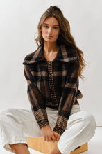 Load image into Gallery viewer, Vale Plaid Button Down Sweatr
