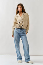 Load image into Gallery viewer, Wendy&#39;s Half Jacket
