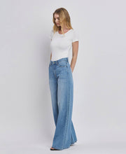 Load image into Gallery viewer, Olivia HR WIDE LEG JEANS
