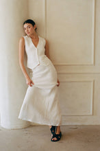 Load image into Gallery viewer, The Linen Vest
