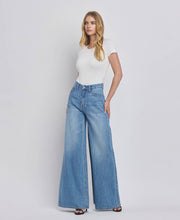 Load image into Gallery viewer, Olivia HR WIDE LEG JEANS
