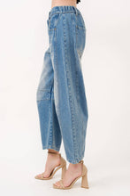 Load image into Gallery viewer, Monna Barrel Jeans
