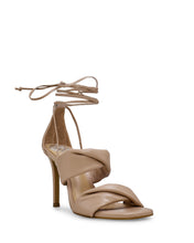 Load image into Gallery viewer, Vince Camuto -Andrequa-
